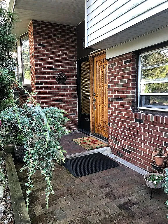 108 Barnard St photo 1