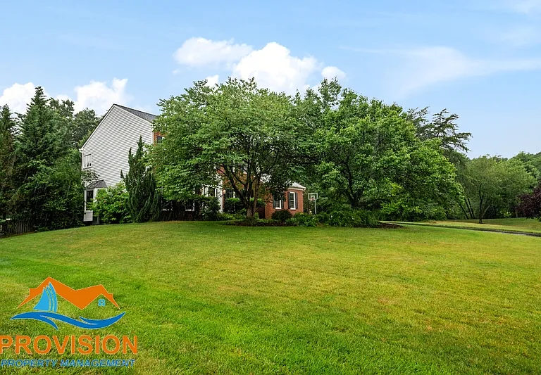 119 Fordham Dr — Photo 2
