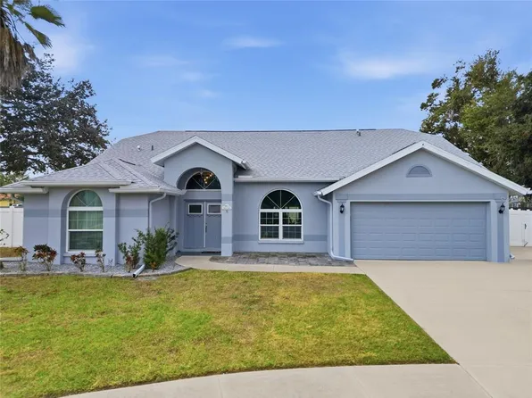 9823 Sunnyoak Dr, Riverview, FL 33569