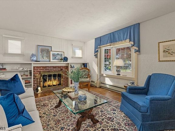 3rd image of 759 Warren Street