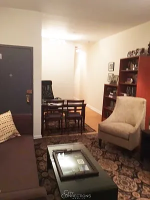 Rented by City Connections Realty | media 8