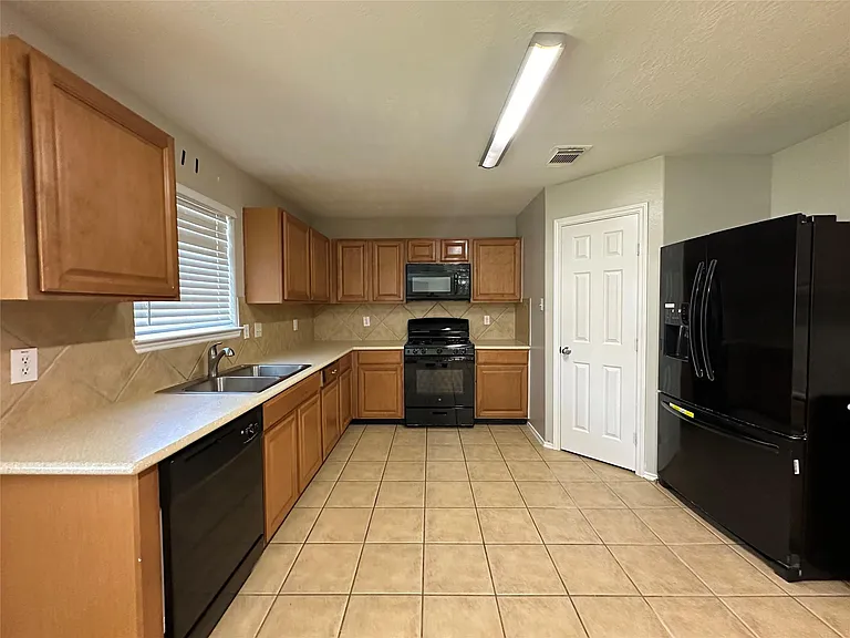 1126 Desert Willow Ln — Photo 11