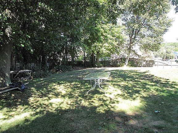 5th image of 38 Truman Dr