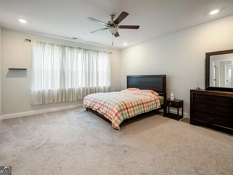 123 Vivian Ln — Photo 10