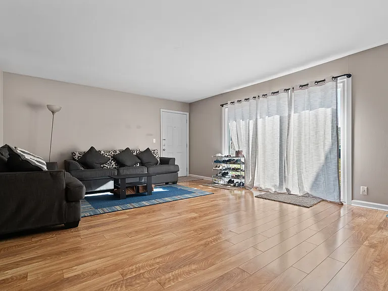 Cedar Crest Apartments — Photo 11