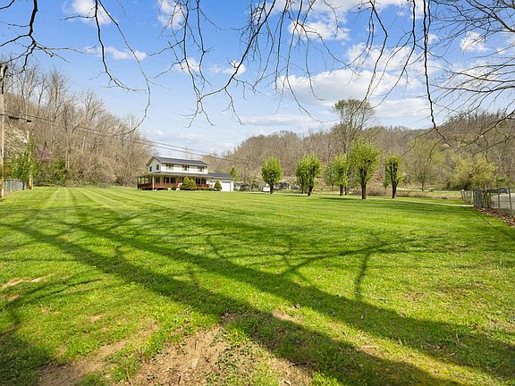 2nd image of 321 Saplin Fork Rd