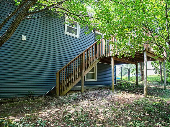 2nd image of 130 E Renee Dr