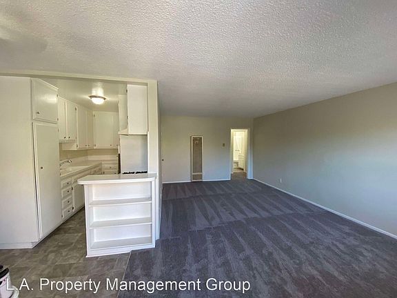 4th image of 4200 Oakwood Ave #4