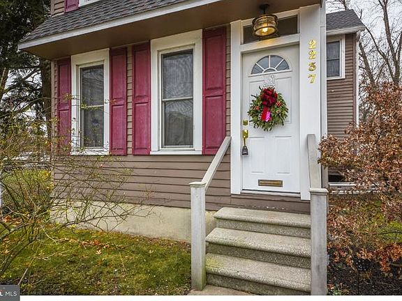 3rd image of 2237 38th St