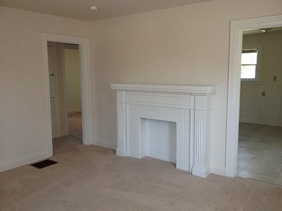 3rd image of 429 Beverly Dr