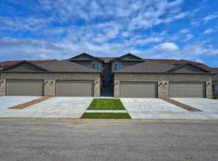 6957 Serpentine Dr, Lincoln, NE 68521