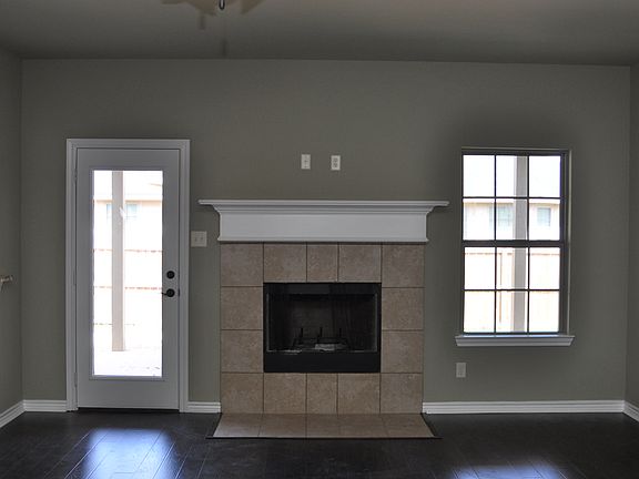 5th image of 703 Nells Pl
