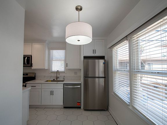 3rd image of 14437 Dickens St #14439-1/4