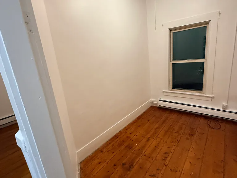 18 Center St #1 — Photo 4