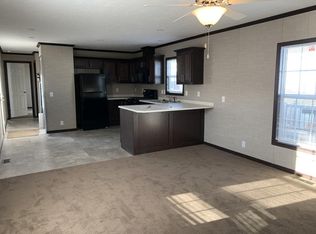 522 Cour Louis St, Warren, MI 48091