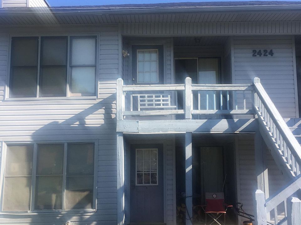 Apt with blue siding