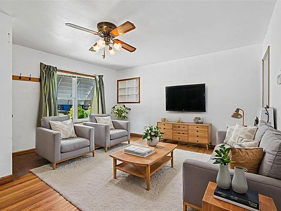4th image of 626 Rancho Dr