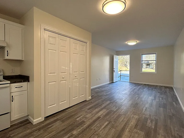 2301 Lakeland Dr — Photo 6