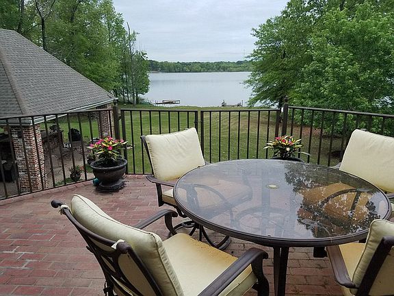 upper patio 
