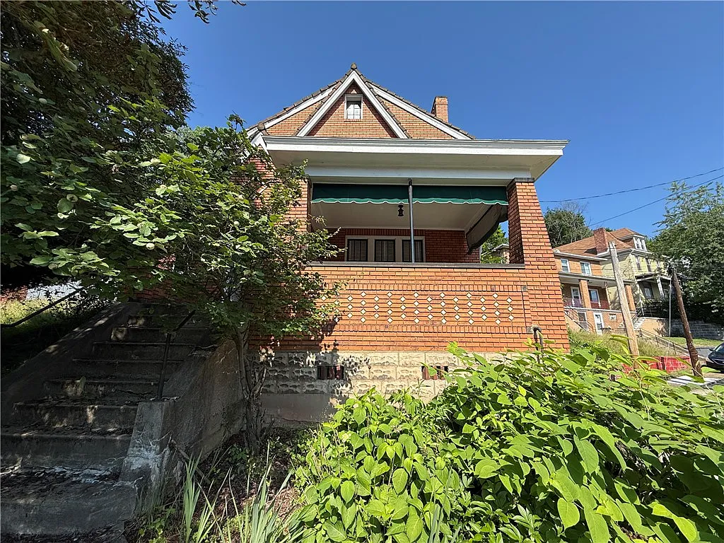 1357 Lincoln Ave photo 1