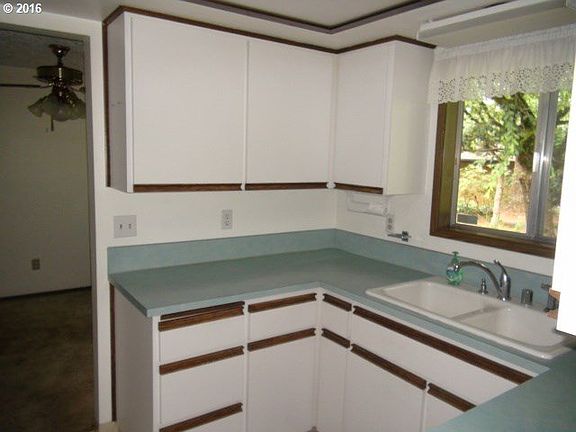 5th image of 2608 NE 102nd St
