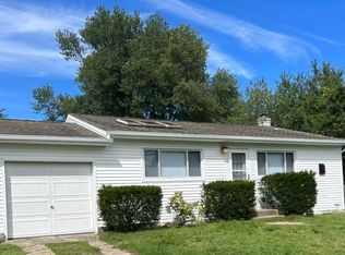 330 Locust Ave, Oakdale, NY 11769