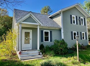 437 County Rd, Rochester, MA 02770