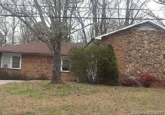 2nd image of 2634 Lakewood Dr #24