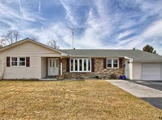 2015 Grandview Rd, Hanover, PA 17331