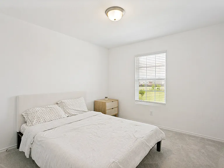 242 Lake Erie Dr — Photo 9