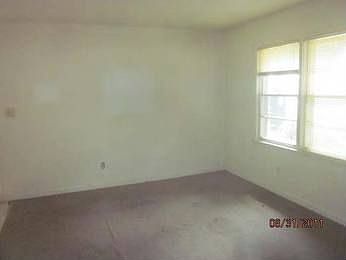 2nd image of 3625 Sweetbriar Cir