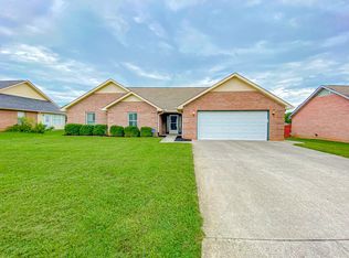 1320 Liverpool Ln, Maryville, TN 37803