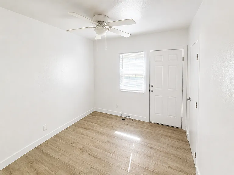 366 N Olive St #366 — Photo 5