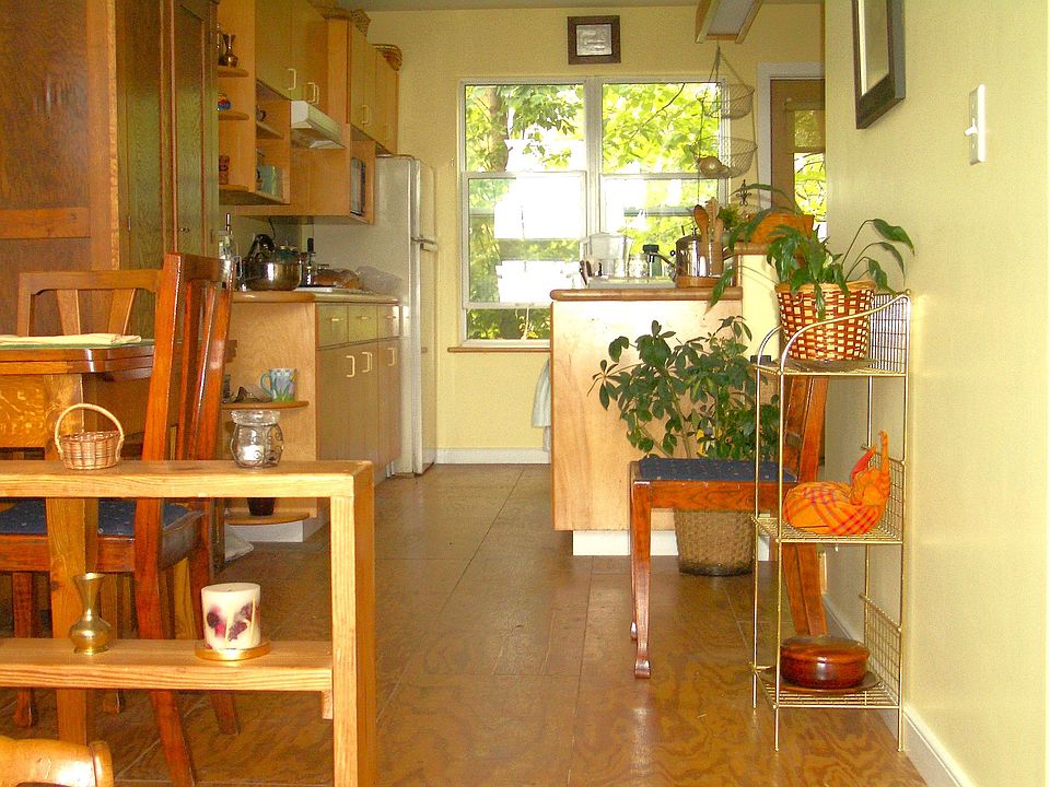 1st image of 113 Rachel Carson Way