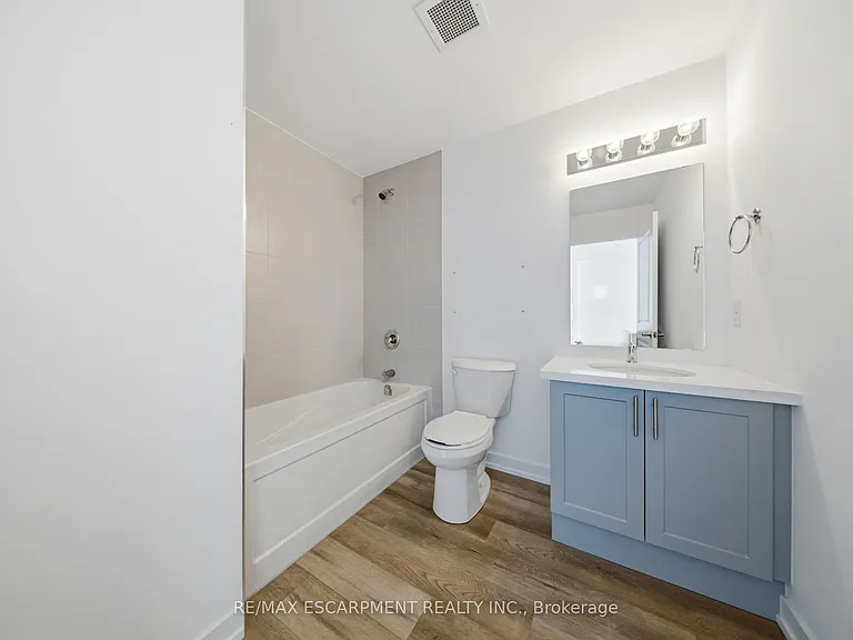 470 Dundas St E #1107 — Photo 16
