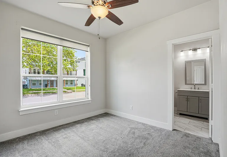2340 Benbrook Dr — Photo 14