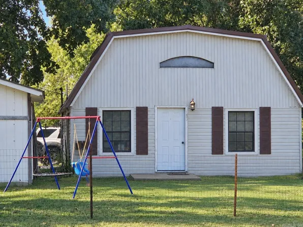 157 E Warren St, Piggott, AR 72454