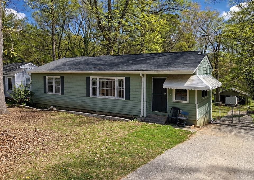 1st image of 2286 Carey Dr SE