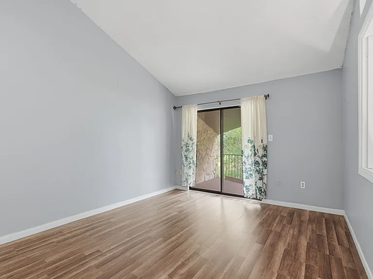 9976 Fairway Villas Ln — Photo 8