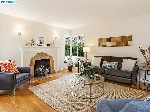 2nd image of 4023 Aspen Pl