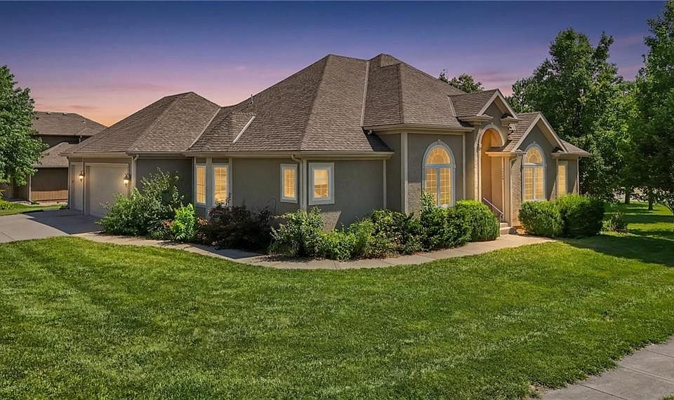 1st image of 1709 Cambridge Cir