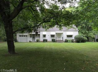 2710 Kilbourne Dr, Greensboro, NC 27407