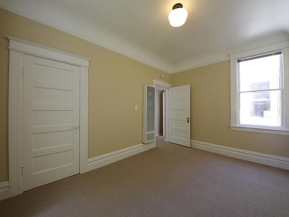 4th image of 1757B Greenwich St #B