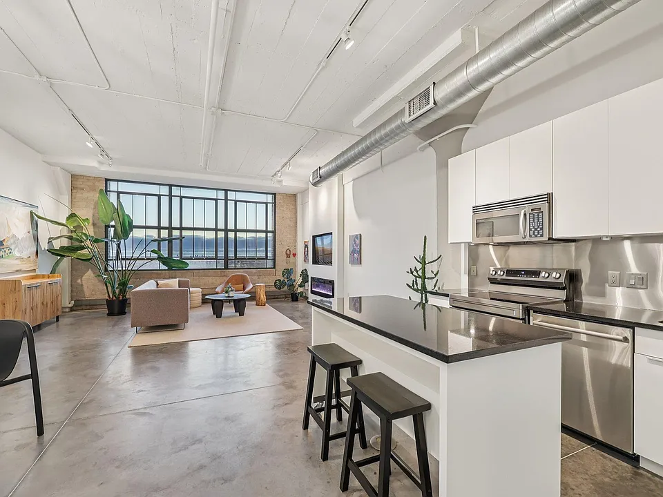 2929 Chicago Ave #1105