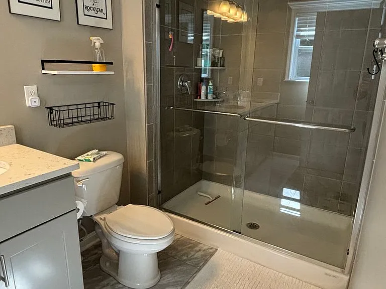 2400 Canterbury Dr — Photo 15
