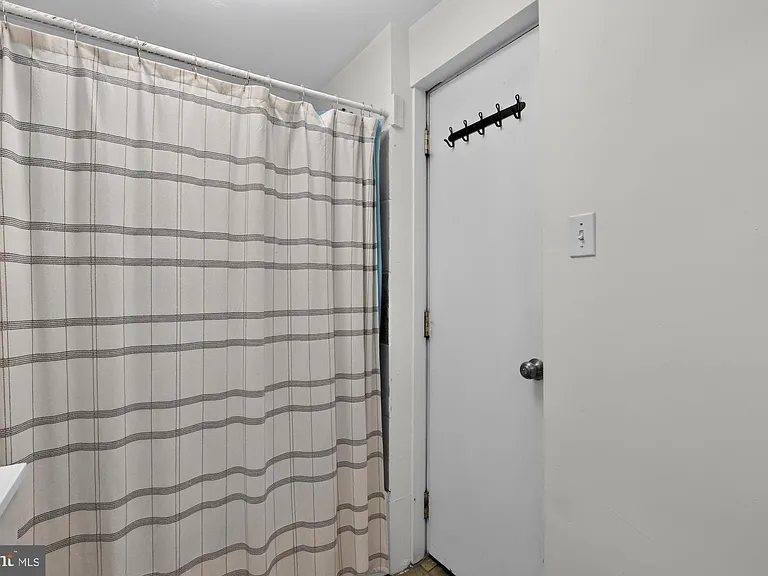 1655 S Bancroft St #2 — Photo 8