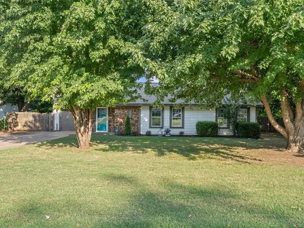 601 S 8th Street Dr, Yukon, OK 73099