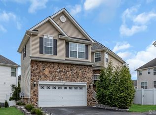 280 Morning Glory Dr, Monroe Township, NJ 08831