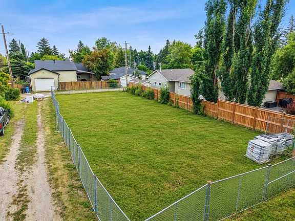 5th image of 2624 Granville St SW