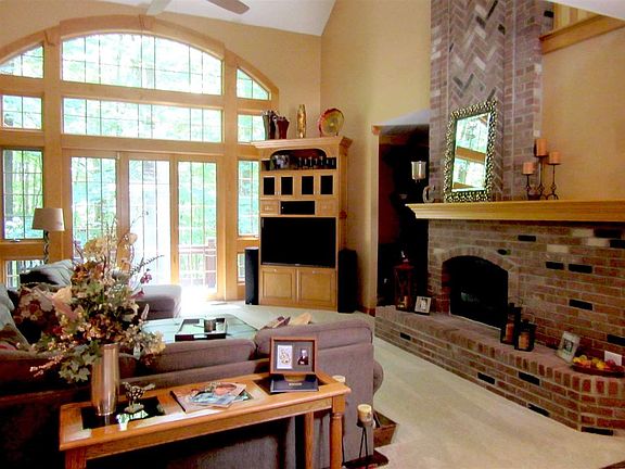 3rd image of 8803 Fenwick Ct